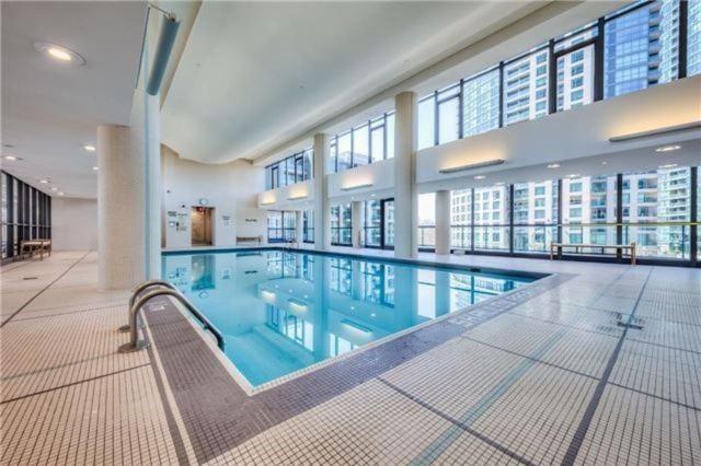 Lakefront Living Downtown Toronto - Free Parking, Gym, Indoor Pool Extérieur photo